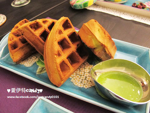 Purple宇治抹茶專賣：『台中西區_Purple Matcha Salon-宇治抹茶沙龍』愛伊特心目中的第一名抹茶鬆餅換人啦~~讓你體驗不同的抹茶風情!