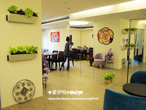 Purple宇治抹茶專賣：『台中西區_Purple Matcha Salon-宇治抹茶沙龍』愛伊特心目中的第一名抹茶鬆餅換人啦~~讓你體驗不同的抹茶風情!