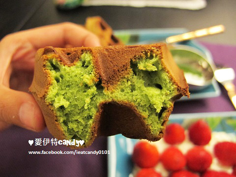 Purple宇治抹茶專賣：『台中西區_Purple Matcha Salon-宇治抹茶沙龍』愛伊特心目中的第一名抹茶鬆餅換人啦~~讓你體驗不同的抹茶風情!