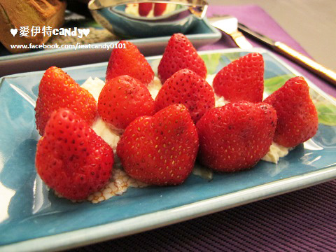 Purple宇治抹茶專賣：『台中西區_Purple Matcha Salon-宇治抹茶沙龍』愛伊特心目中的第一名抹茶鬆餅換人啦~~讓你體驗不同的抹茶風情!