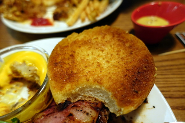 發福廚房(台大店):(胖樺食記)台北公館商圈美式餐點「發福漢堡」。羅斯福路/捷運公館站/商業午餐