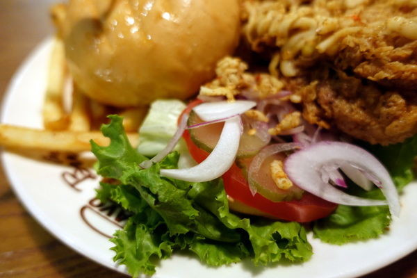 發福廚房(台大店):(胖樺食記)台北公館商圈美式餐點「發福漢堡」。羅斯福路/捷運公館站/商業午餐