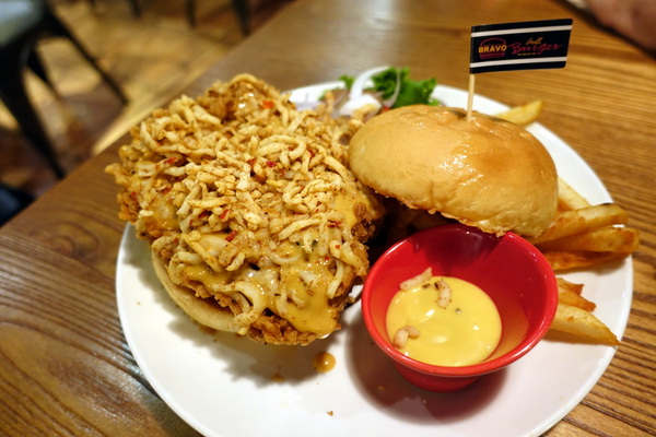 發福廚房(台大店):(胖樺食記)台北公館商圈美式餐點「發福漢堡」。羅斯福路/捷運公館站/商業午餐