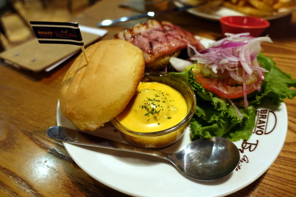 發福廚房(台大店):(胖樺食記)台北公館商圈美式餐點「發福漢堡」。羅斯福路/捷運公館站/商業午餐