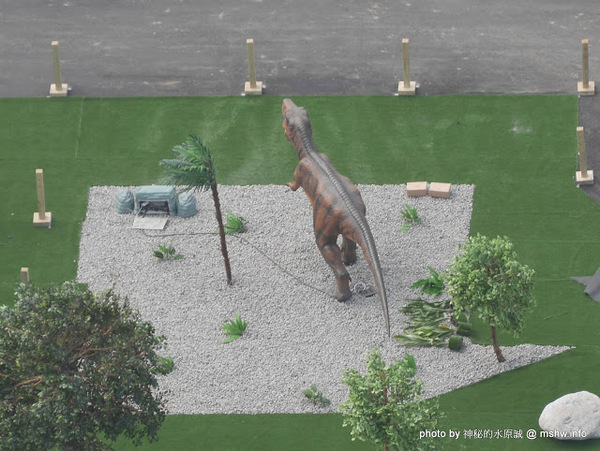 亞洲最大侏儸紀樂園：【景點】台中亞洲最大侏儸紀樂園@西屯老虎城-捷運BRT秋紅谷 : 從早叫到晚~來自四川自貢的侏儸紀世界？ 觀看恐龍請注意…會動的阿!!  From : http://mshw.info/mshw/？p=10814＃ixzz3uYYWkPFY @哪裡好吃哪裡去:美食避雷箴 Follow us: @mi