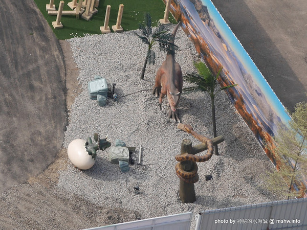 亞洲最大侏儸紀樂園：【景點】台中亞洲最大侏儸紀樂園@西屯老虎城-捷運BRT秋紅谷 : 從早叫到晚~來自四川自貢的侏儸紀世界？ 觀看恐龍請注意…會動的阿!!  From : http://mshw.info/mshw/？p=10814＃ixzz3uYYWkPFY @哪裡好吃哪裡去:美食避雷箴 Follow us: @mi