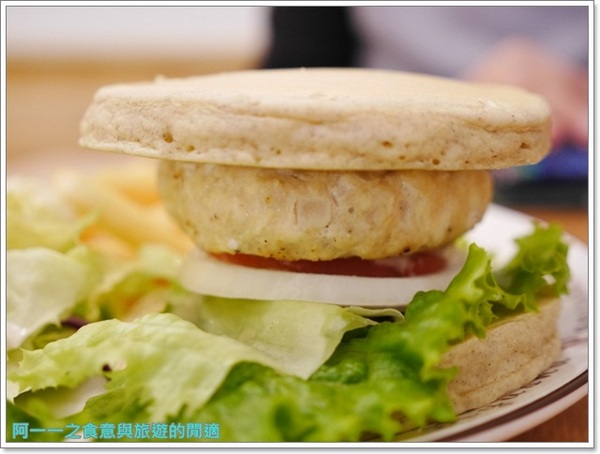 九州鬆餅(台北松菸店)：九州鬆餅(松菸店) 抹茶鬆餅/雞肉豆腐堡～悠閒享下午茶