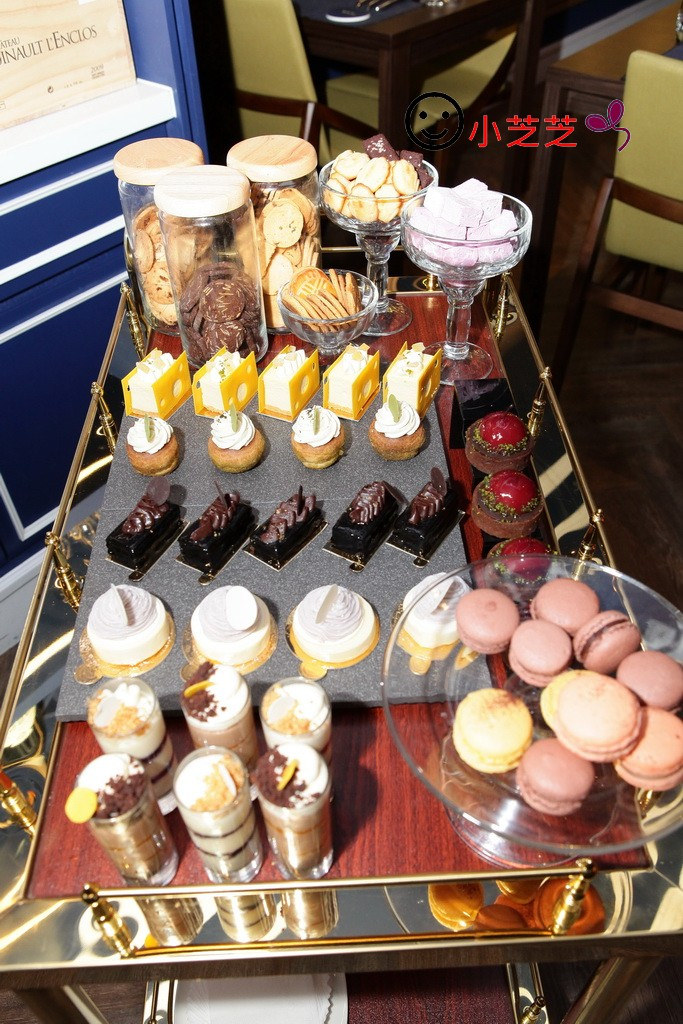 甜點吃到飽乃渥爾