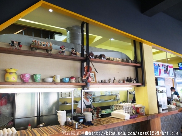 50.5早餐食堂:【美食特搜。屏東市】50-5早餐食堂。私房醬燒蛋餅 美式巧巴達拼盤 百元內平價美味 門牌號碼即店名的屏東人氣早餐店