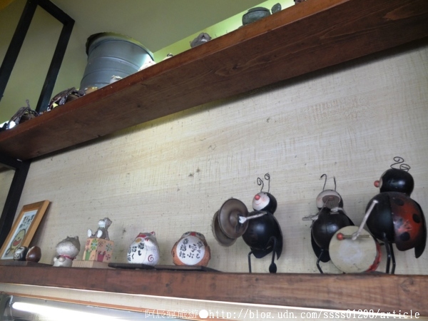 50.5早餐食堂:【美食特搜。屏東市】50-5早餐食堂。私房醬燒蛋餅 美式巧巴達拼盤 百元內平價美味 門牌號碼即店名的屏東人氣早餐店