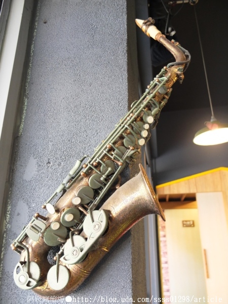 50.5早餐食堂:【美食特搜。屏東市】50-5早餐食堂。私房醬燒蛋餅 美式巧巴達拼盤 百元內平價美味 門牌號碼即店名的屏東人氣早餐店