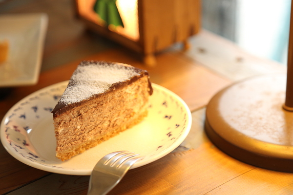 嗜甜：[新北/淡水]淡江校園甜食 隱身於金雞母社區內的甜點工作室 嗜甜