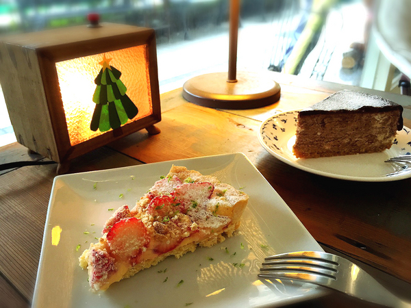 嗜甜：[新北/淡水]淡江校園甜食 隱身於金雞母社區內的甜點工作室 嗜甜