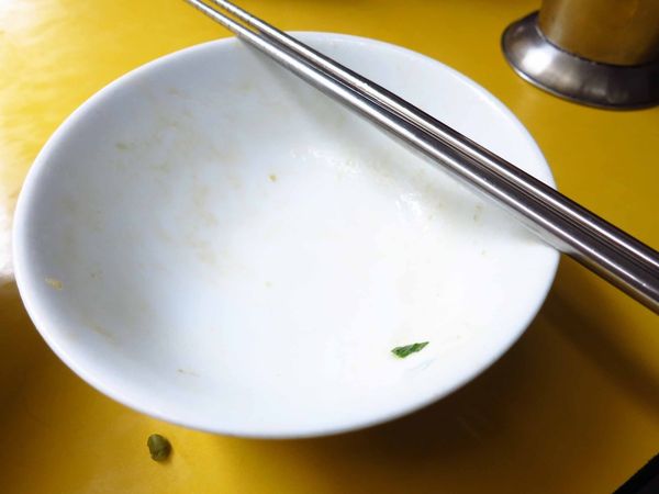 【新莊美食】中義街烏醋麵-超隱藏版排隊麵攤