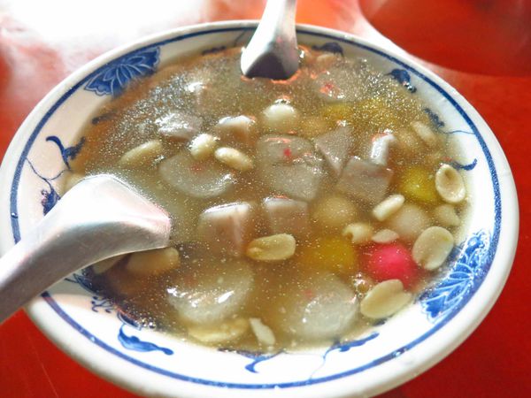 【三重美食】中正堂圓仔湯-神奇泡餅新吃法