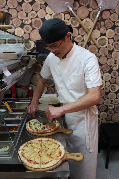 愛披薩 ipizza：士林前港美食『愛披薩 ipizza』手工批薩現點現作CP值高/近英業達