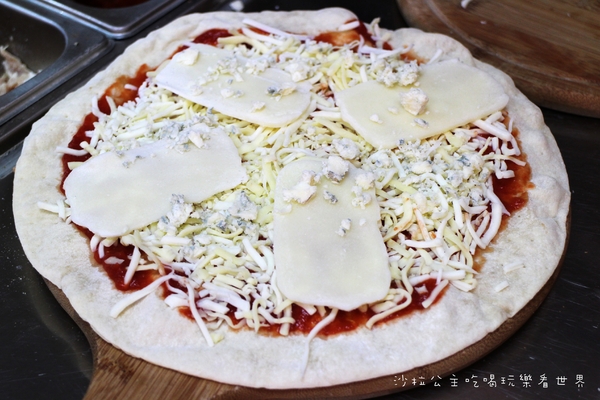 愛披薩 ipizza：士林前港美食『愛披薩 ipizza』手工批薩現點現作CP值高/近英業達