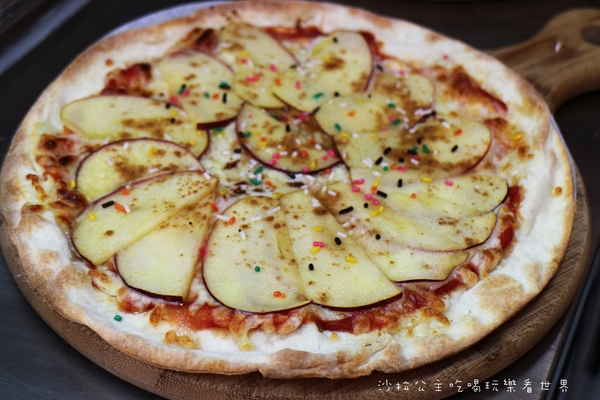 愛披薩 ipizza：士林前港美食『愛披薩 ipizza』手工批薩現點現作CP值高/近英業達