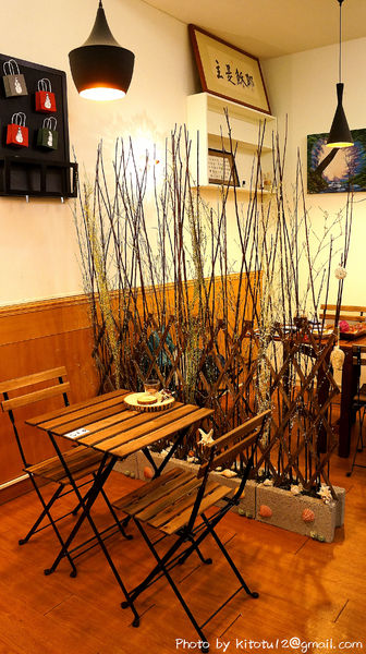 喜樂果汁吧:【台中北區】喜樂果汁吧 冬天來杯熱法芙娜香蕉可可 幸福溫暖的時刻