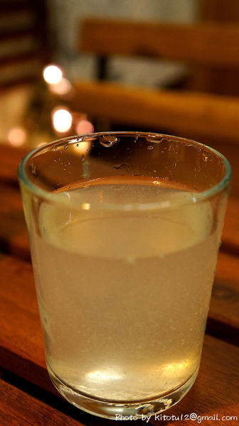 喜樂果汁吧:【台中北區】喜樂果汁吧 冬天來杯熱法芙娜香蕉可可 幸福溫暖的時刻