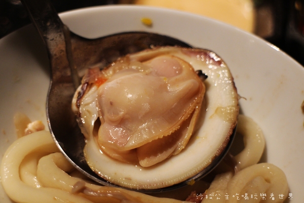 囍聚精緻鍋物：東區火鍋『囍聚精緻鍋物』捷運國父紀念館站/近華視