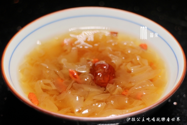 囍聚精緻鍋物:火鍋也有無菜單『囍聚精緻鍋物』新鮮海味霸氣登場/近華視/捷運國父紀念館站