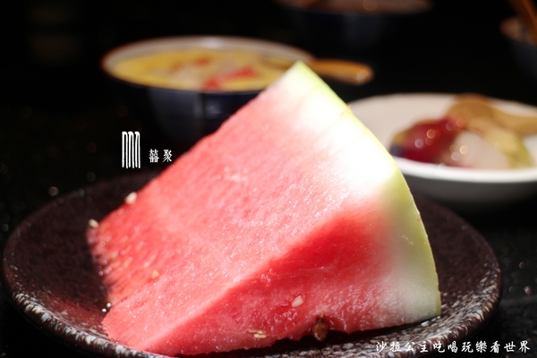 囍聚精緻鍋物:火鍋也有無菜單『囍聚精緻鍋物』新鮮海味霸氣登場/近華視/捷運國父紀念館站