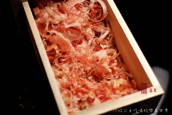 囍聚精緻鍋物：東區火鍋『囍聚精緻鍋物』捷運國父紀念館站/近華視