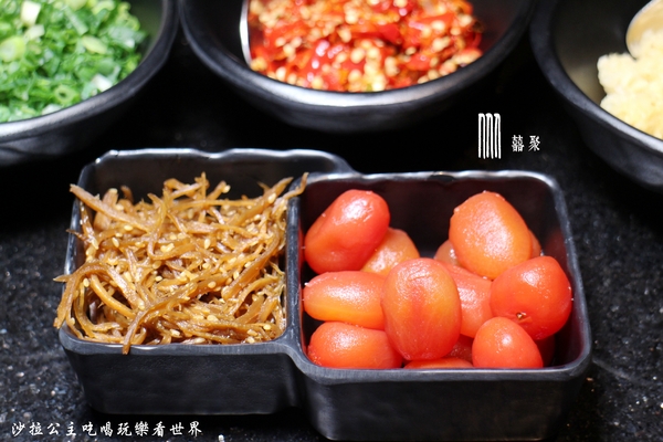 囍聚精緻鍋物:火鍋也有無菜單『囍聚精緻鍋物』新鮮海味霸氣登場/近華視/捷運國父紀念館站