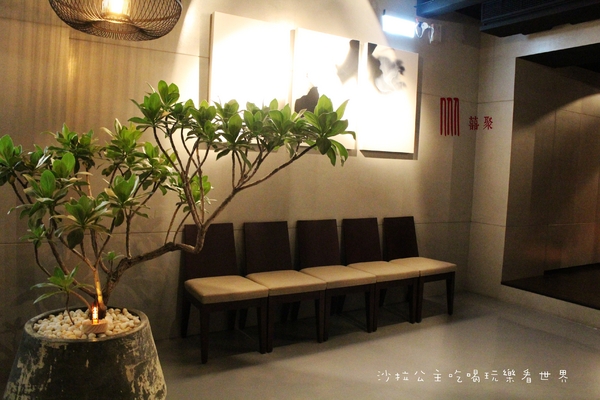 囍聚精緻鍋物：東區火鍋『囍聚精緻鍋物』捷運國父紀念館站/近華視