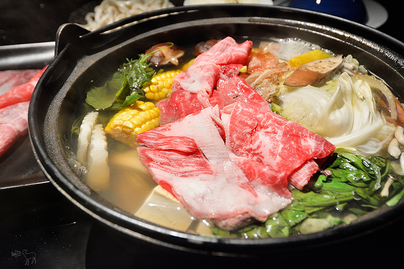 囍聚精緻鍋物:看起來很澎湃的松葉蟹海鮮盤與澳洲和牛肉火鍋,台北東區捷運國父紀念館站