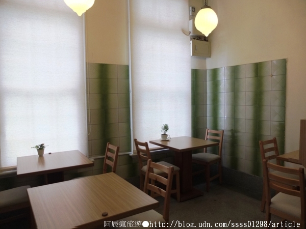 順順堂：【美食特搜。屏東市】順順堂咖啡 飲食 閱讀。市區下午茶去處 老屋翻新後的傑作 與書香交流的咖啡館