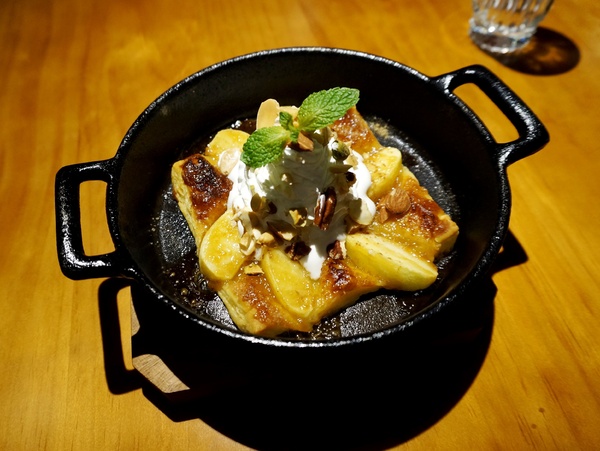 BLAnC：[市府] BLAnC：漢堡排早午餐&甜點-蘋果派