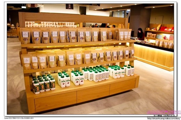 奇麗灣珍奶文化館:【美食♥宜蘭】☼ 奇麗灣珍珠奶茶文化館 ☼燈泡珍珠奶茶+綠建築,一起與世界接軌 ♥♥