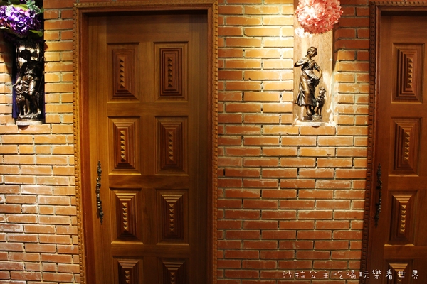 吳阿金海鮮餐廳:彷彿古堡般的夢幻『吳阿金海鮮店』捷運松江南京站/近星聚點