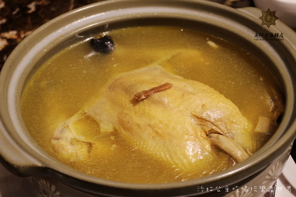 吳阿金海鮮餐廳:彷彿古堡般的夢幻『吳阿金海鮮店』捷運松江南京站/近星聚點