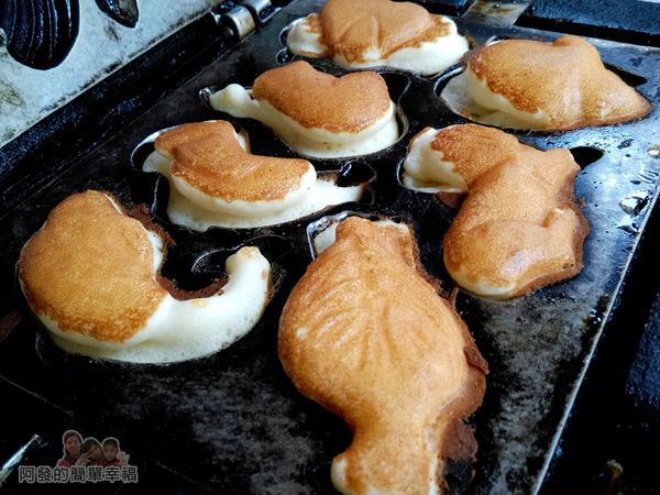 親親純蛋糕03-烤盤上的雞蛋糕