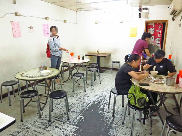 【台北萬華美食】24小時切仔麵店-南機場夜市黑白切