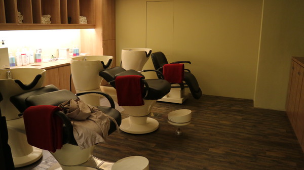 Moon Hair Studio：【美髮】台北東區超優染/護/燙髮Moon Hair Studio@忠孝敦化站