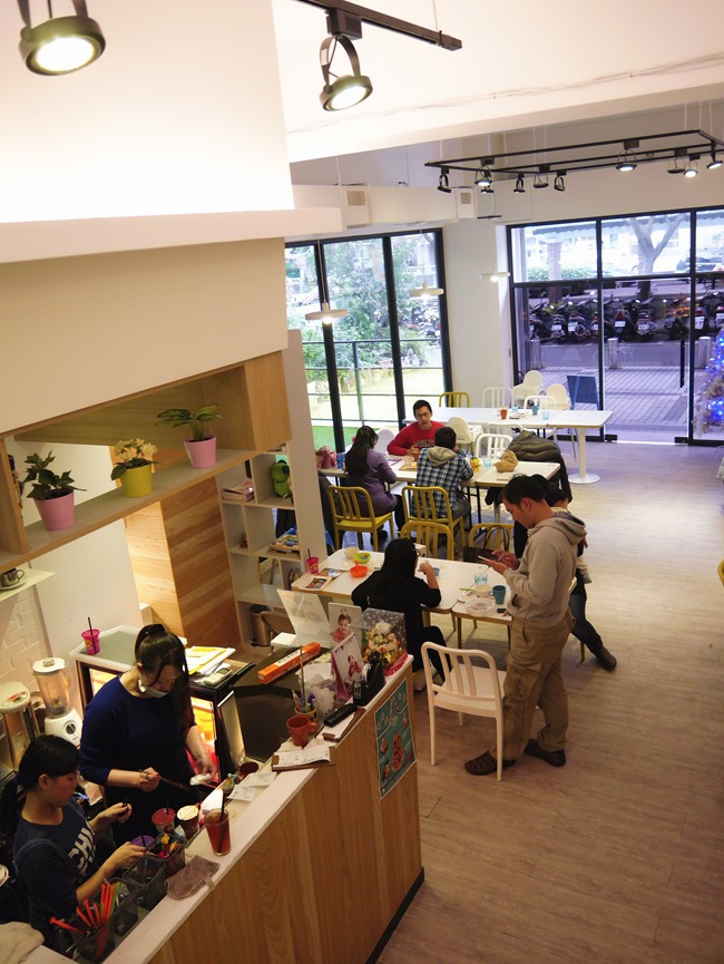 │台北。內湖│Chuck Land恰克園親子咖啡。戶外庭院戲砂+室內獨立遊戲包廂 捷運文德站