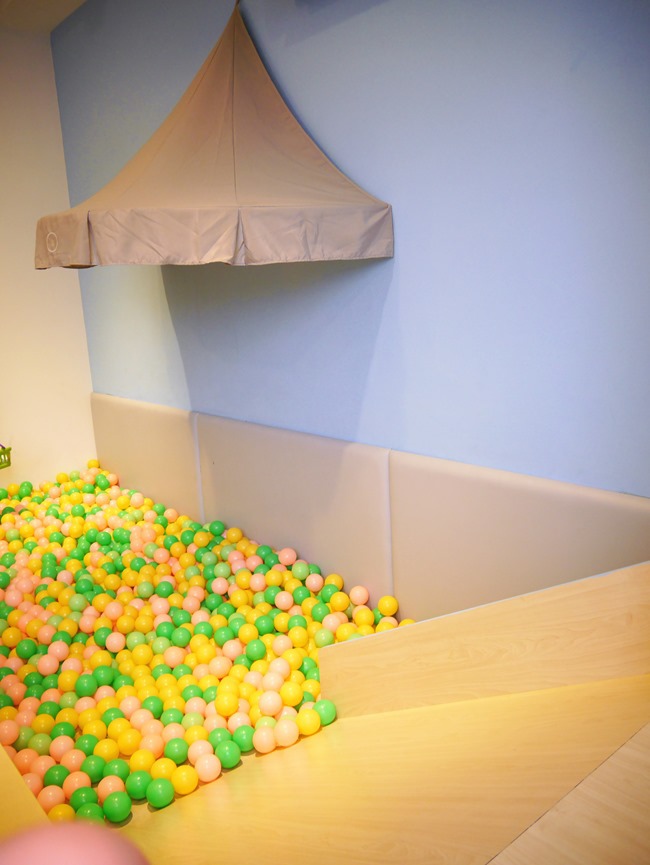 │台北。內湖│Chuck Land恰克園親子咖啡。戶外庭院戲砂+室內獨立遊戲包廂 捷運文德站