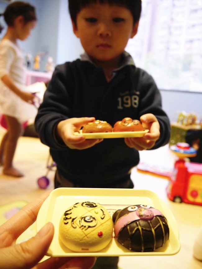 │台北。內湖│Chuck Land恰克園親子咖啡。戶外庭院戲砂+室內獨立遊戲包廂 捷運文德站