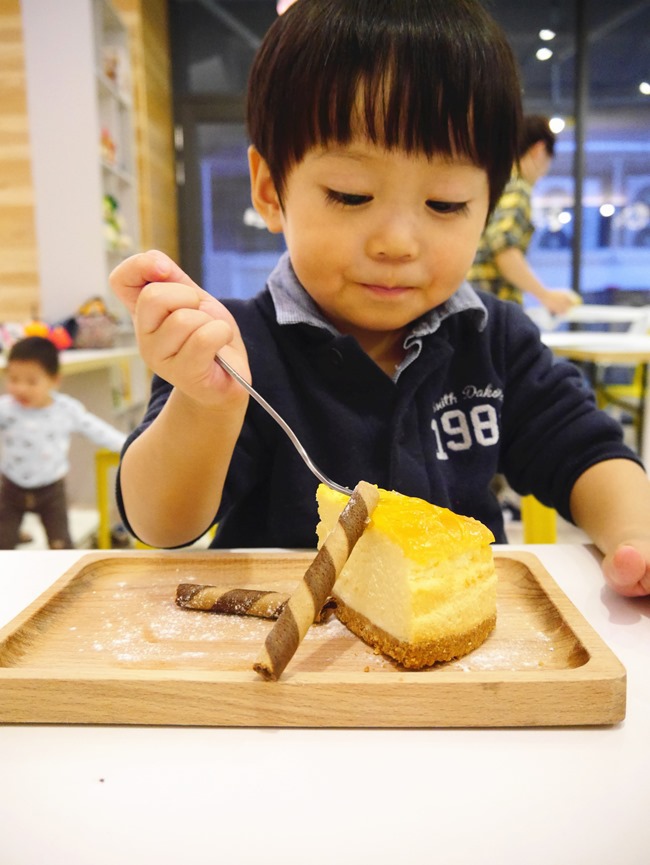 │台北。內湖│Chuck Land恰克園親子咖啡。戶外庭院戲砂+室內獨立遊戲包廂 捷運文德站