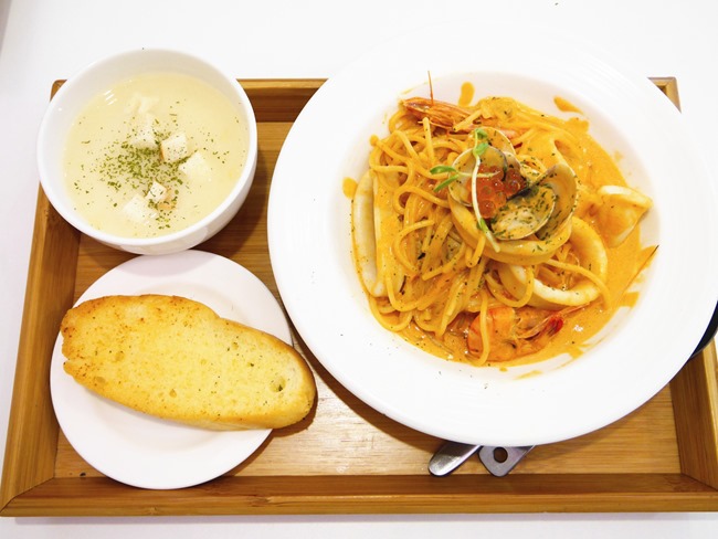 │台北。內湖│Chuck Land恰克園親子咖啡。戶外庭院戲砂+室內獨立遊戲包廂 捷運文德站