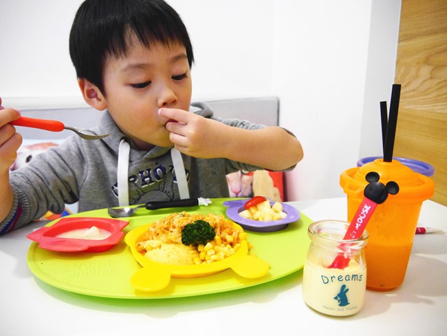 │台北。內湖│Chuck Land恰克園親子咖啡。戶外庭院戲砂+室內獨立遊戲包廂 捷運文德站