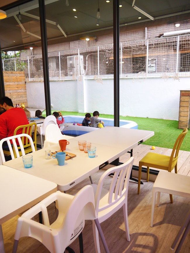 │台北。內湖│Chuck Land恰克園親子咖啡。戶外庭院戲砂+室內獨立遊戲包廂 捷運文德站