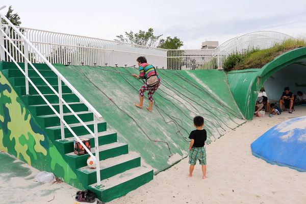神岡圳前仁愛公園：【台中景點】台中神岡圳前仁愛公園~免費親子遊好去處/戰鬥機/景觀步道及生態園區/堡壘沙坑/小小攀岩