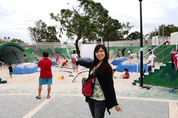 神岡圳前仁愛公園：【台中景點】台中神岡圳前仁愛公園~免費親子遊好去處/戰鬥機/景觀步道及生態園區/堡壘沙坑/小小攀岩