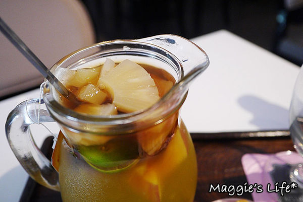 Hs Cafe 高跟鞋公主：台北美食。捷運忠孝敦化【Hs Cafe高跟鞋公主】主題餐廳◆東區下午茶。甜點。鬆餅。義大利麵。燉飯