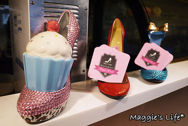 Hs Cafe 高跟鞋公主：台北美食。捷運忠孝敦化【Hs Cafe高跟鞋公主】主題餐廳◆東區下午茶。甜點。鬆餅。義大利麵。燉飯